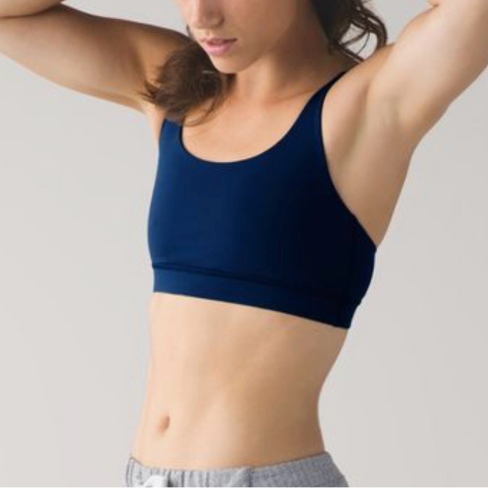Lululemon Women's W2326S Navy Energy Bra Luxtreme Fabric Gym Yoga Workout Sz 6